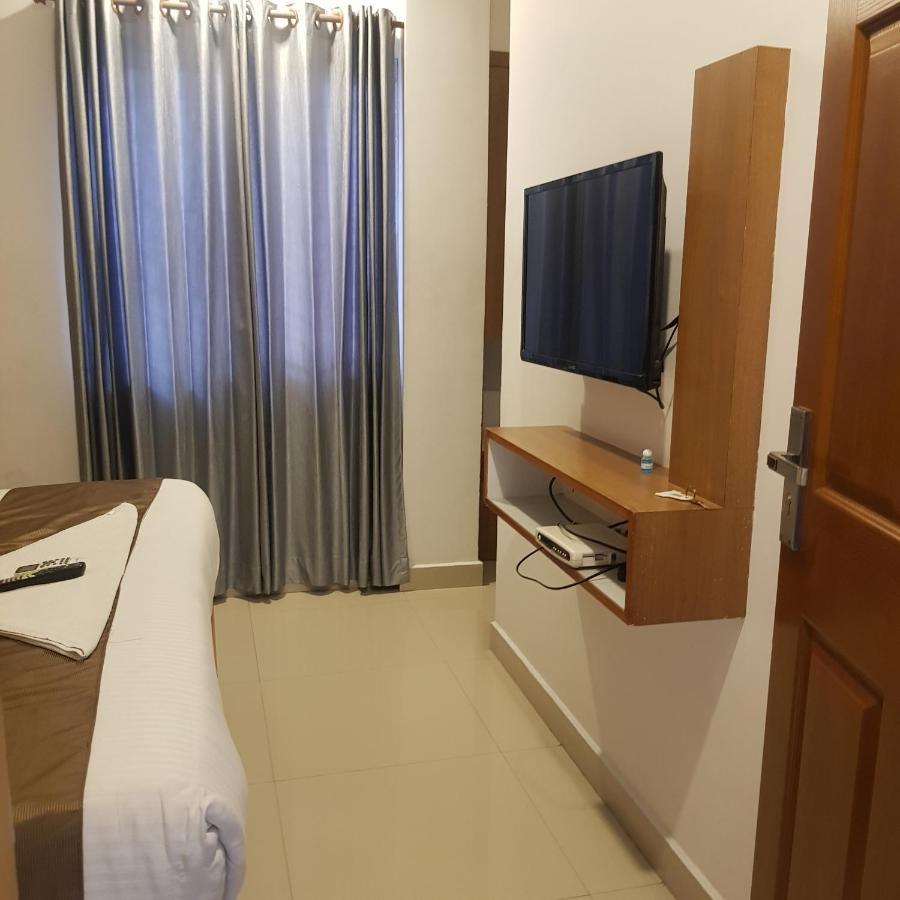 The Galaxy Suites Kochi Exterior foto