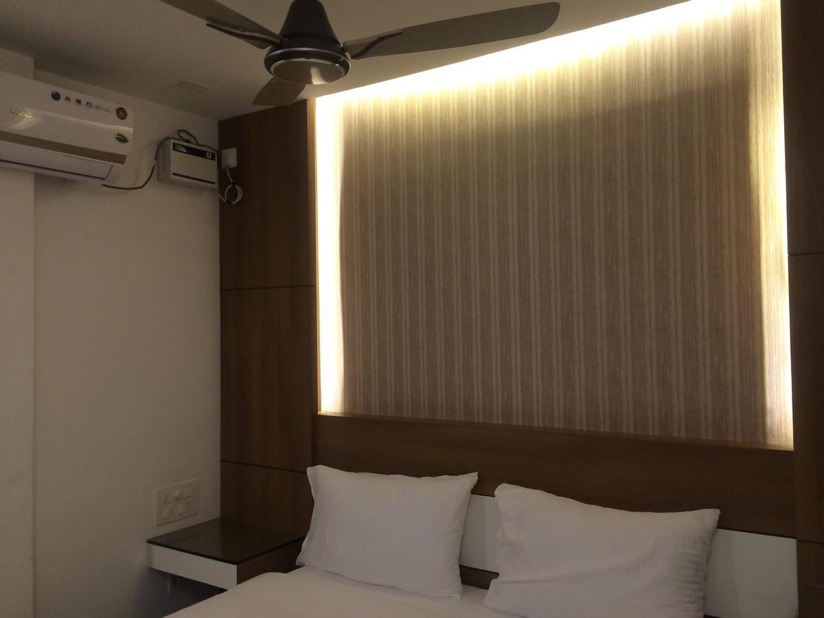 The Galaxy Suites Kochi Exterior foto